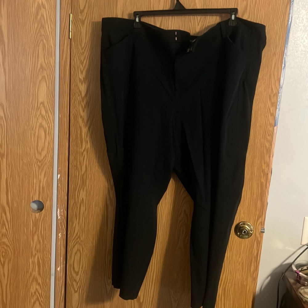 Old Navy Women’s Plus Pixie Pants – High Rise – Size 26